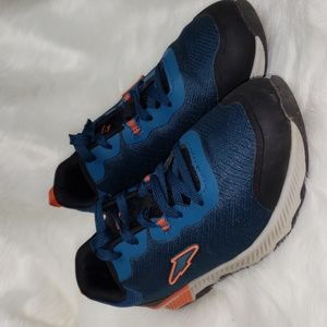 Boys Size 3 Blue and Orange All Terrain Avia Shoes